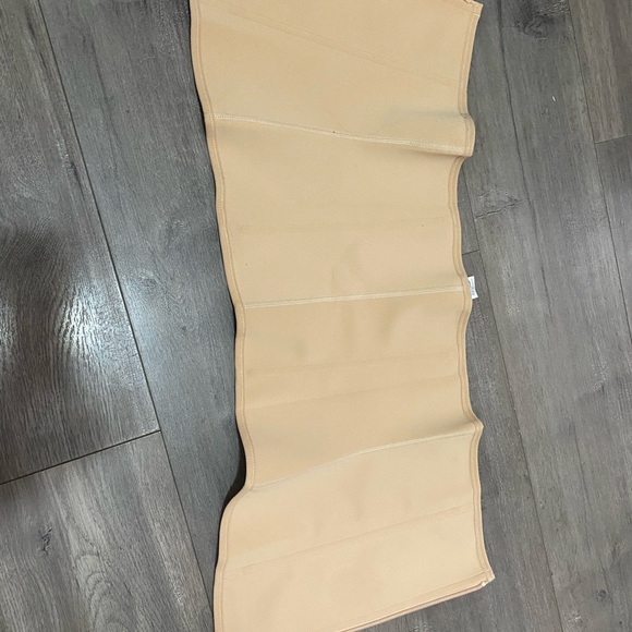 Women’s Waist Trainer - Picture 5 of 5